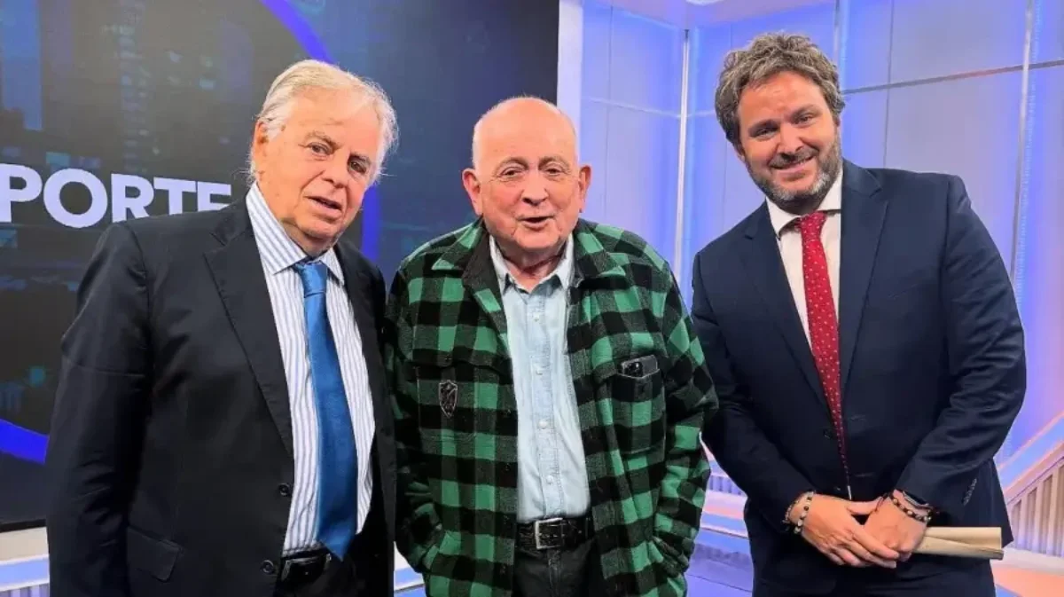 Roberto García junto a sus colegas