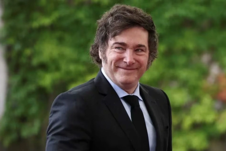 Fitch Ratings elevó la calificación de la deuda soberana a la Argentina de Javier Milei