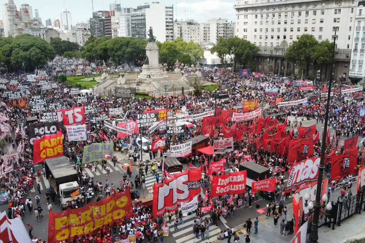 La izquierda y el kirchnerismo cooperan para intentar romper la estabilidad macroeconómica.