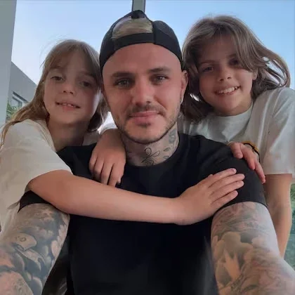 Mauro estará 3 semanas con sus hijas