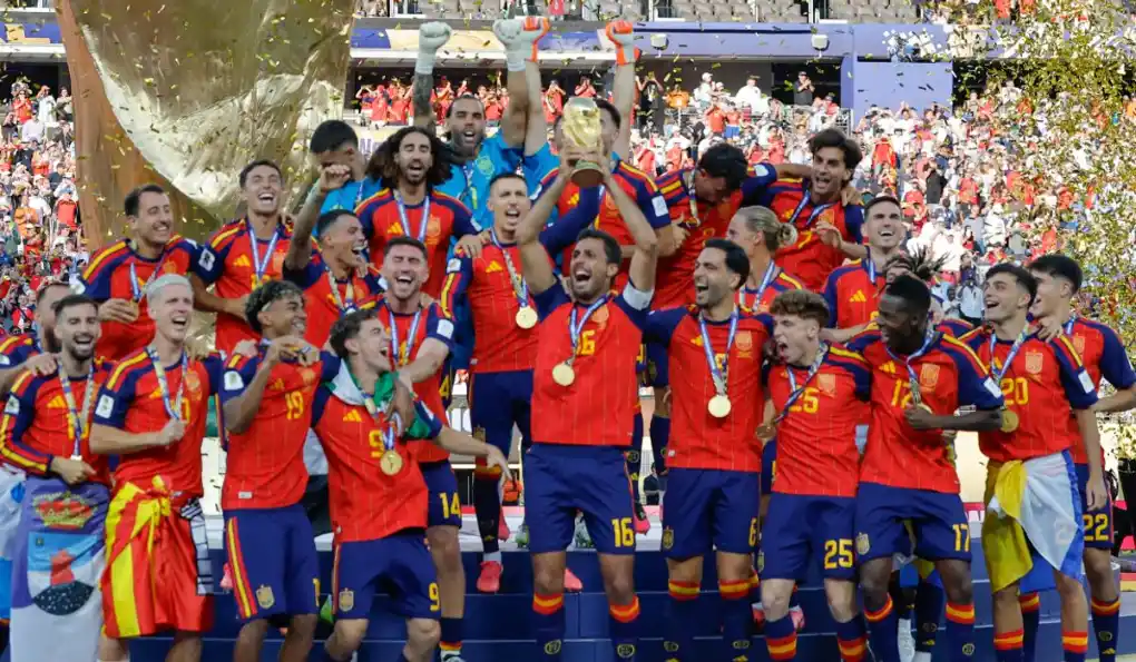 España se consagró campeona en la rama masculina tras ganarle a Argentina