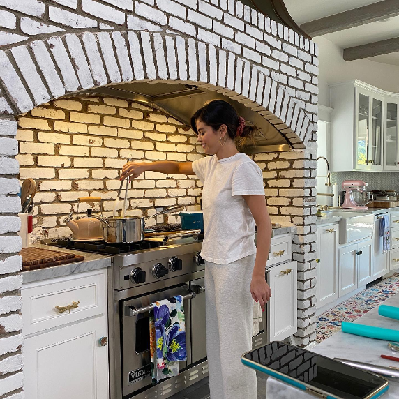 The luxurious kitchen of the singer