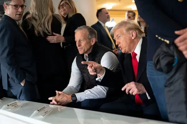 Trump dedicated some words to Thune last night at his event