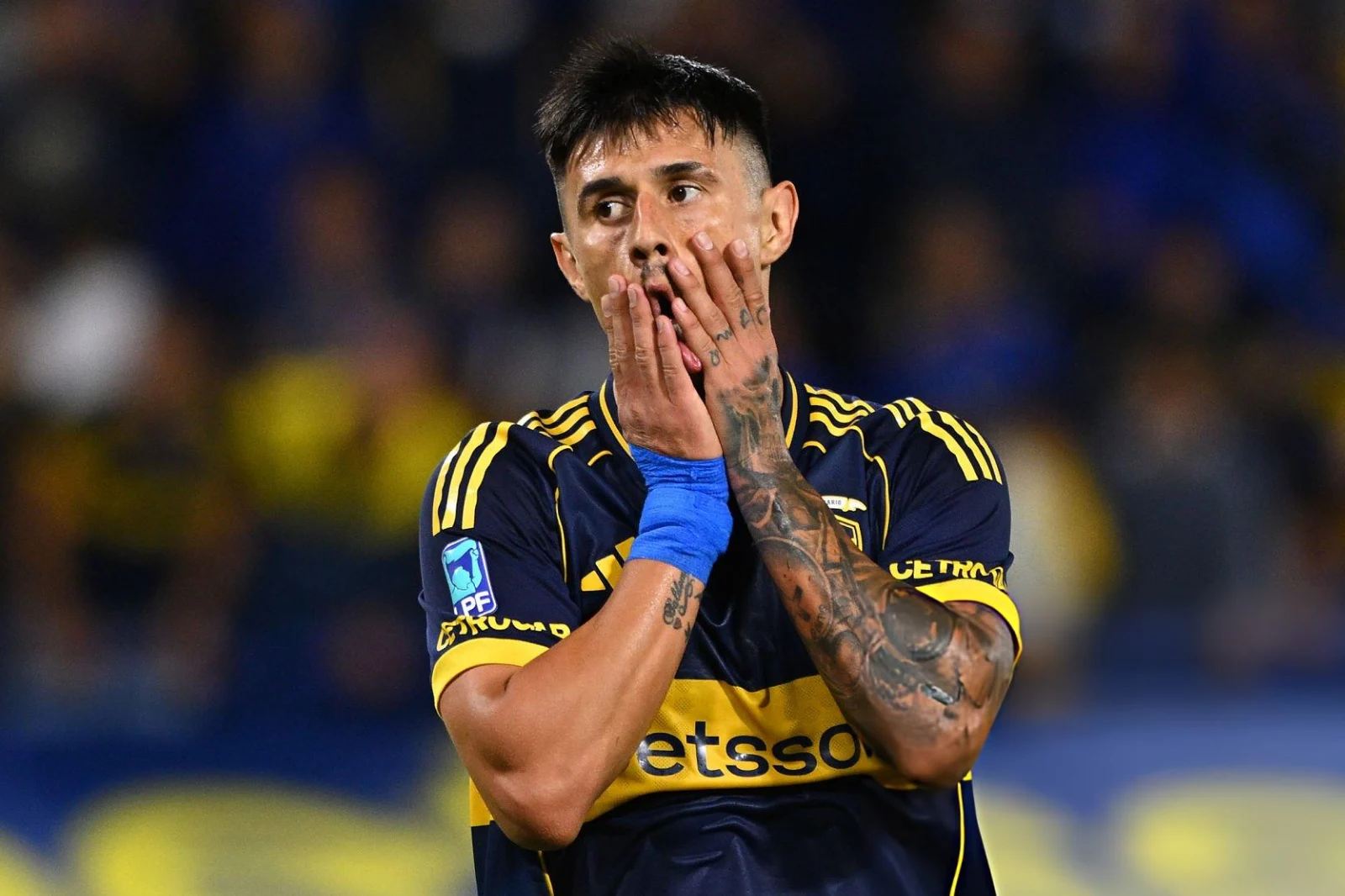 Siguen las malas noticias en Boca: Adam Bareiro será operado y no volvería a jugar hasta 2027