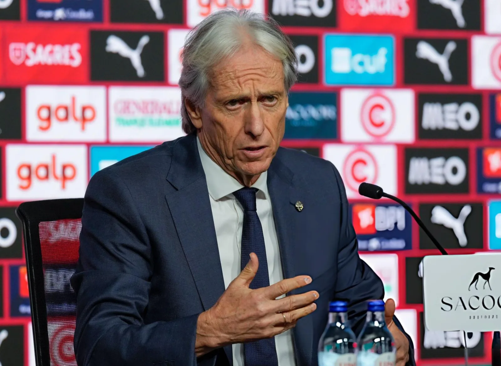 Ronaldo apuntó duramente contra Jorge Jesus por "no cumplir su palabra"