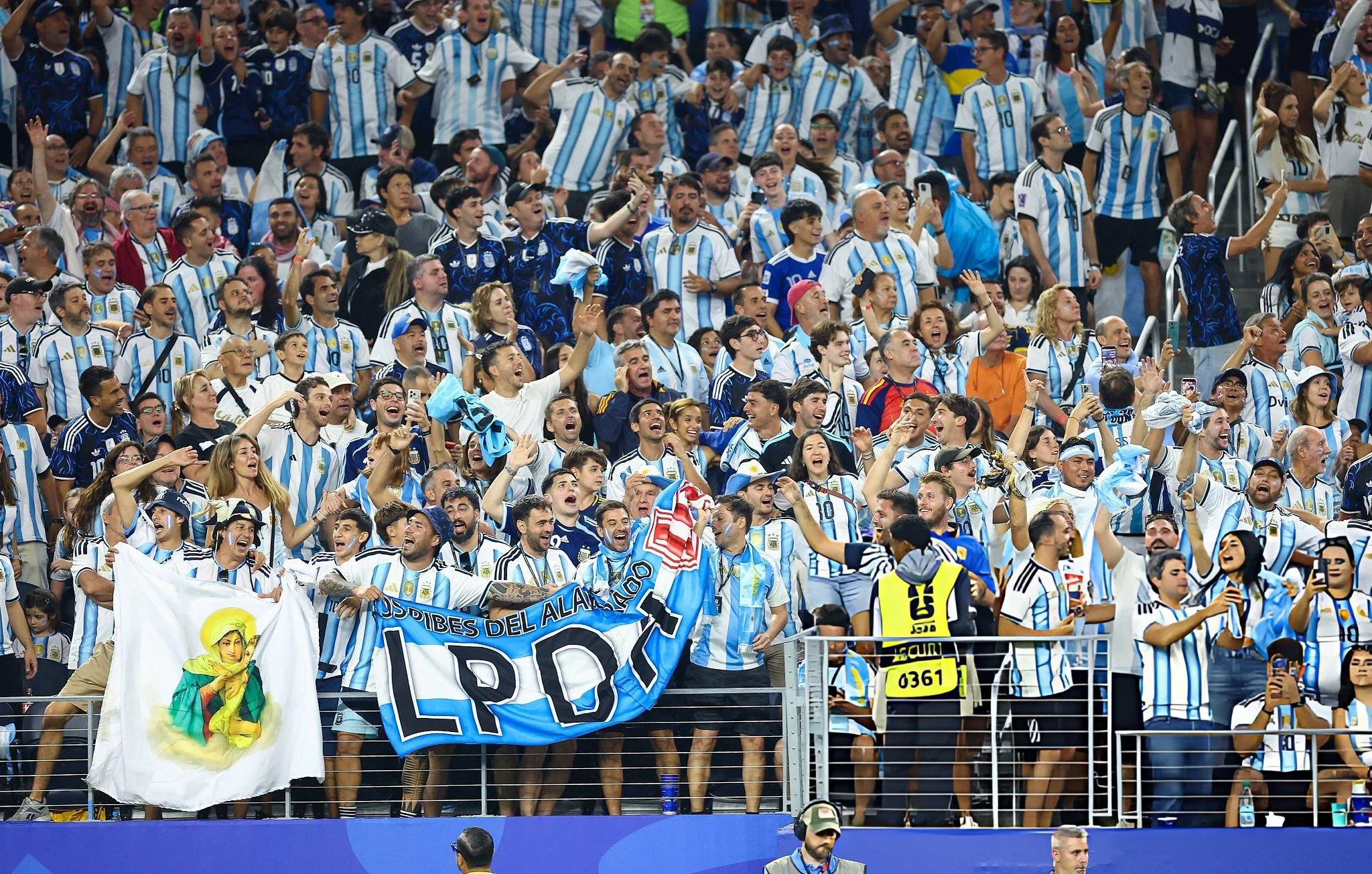 Scaloni destacó el apoyo de los hinchas