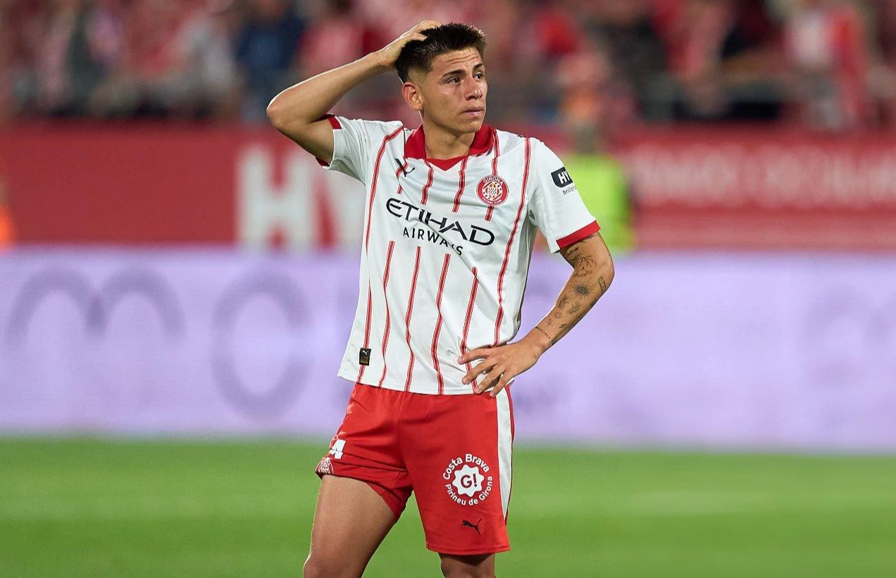 Echeverri volvió al City tras descender con el Girona