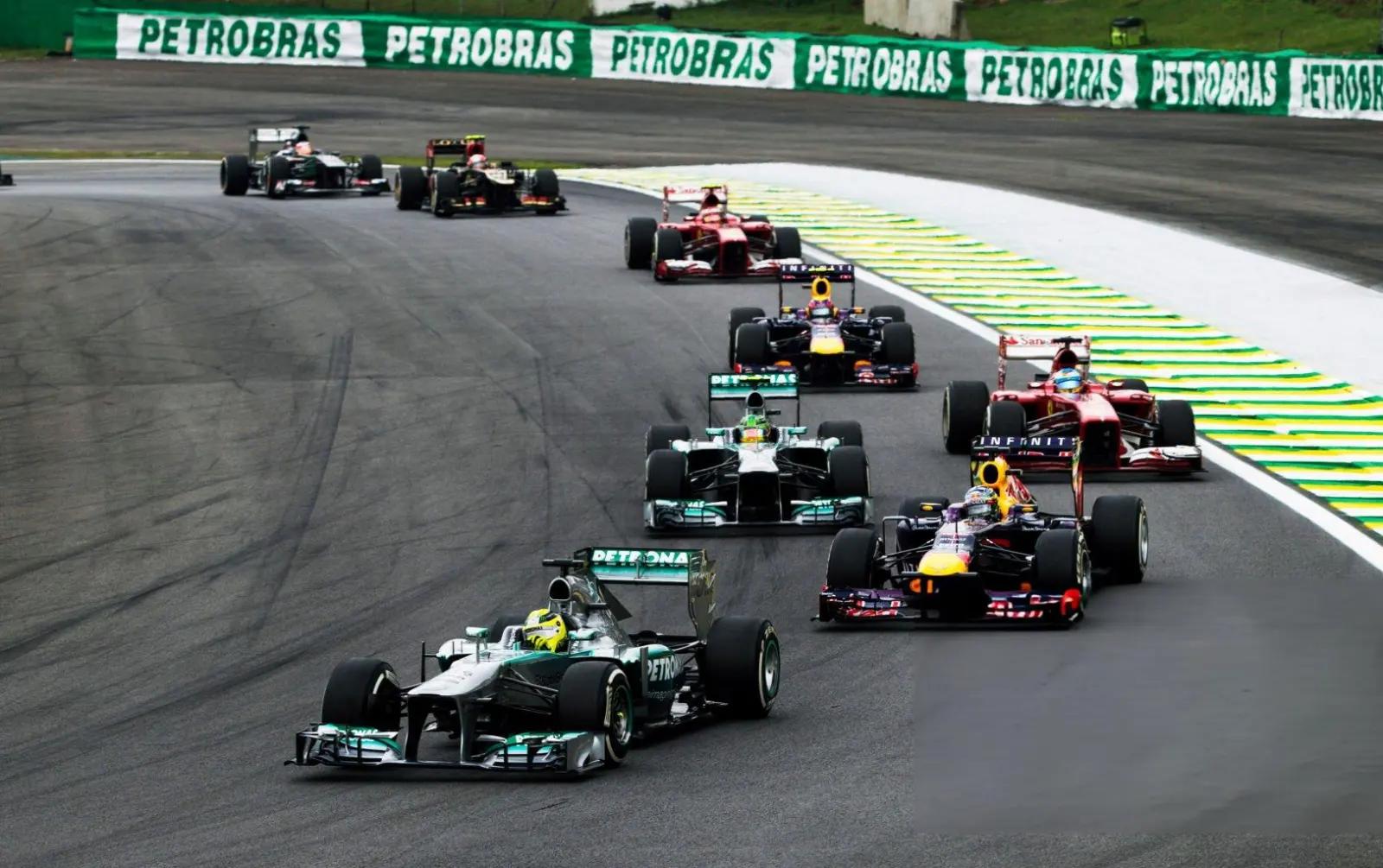 Los motores V8 no se usan desde la temporada 2013