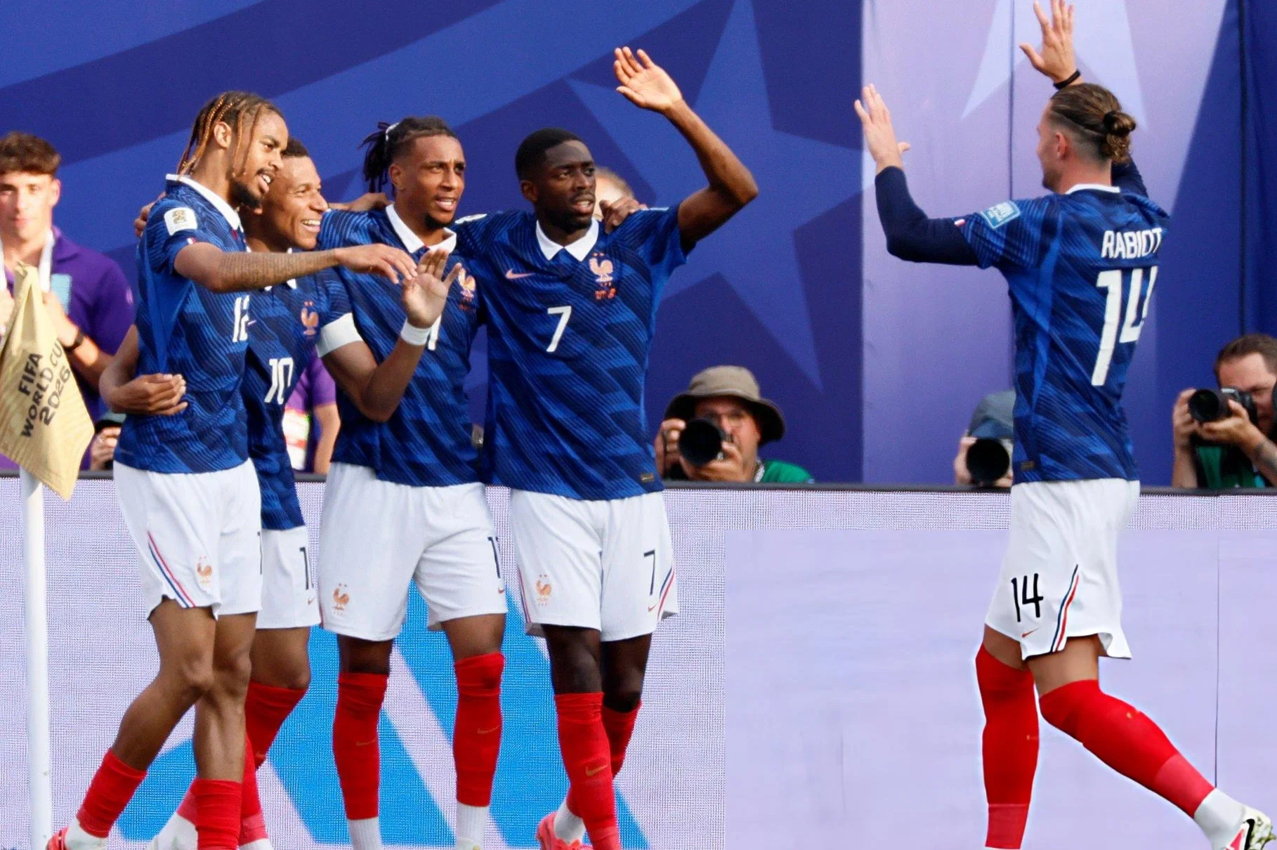 Más candidata que nunca: Francia goleó 3-0 a Suecia y avanzó a los octavos de final