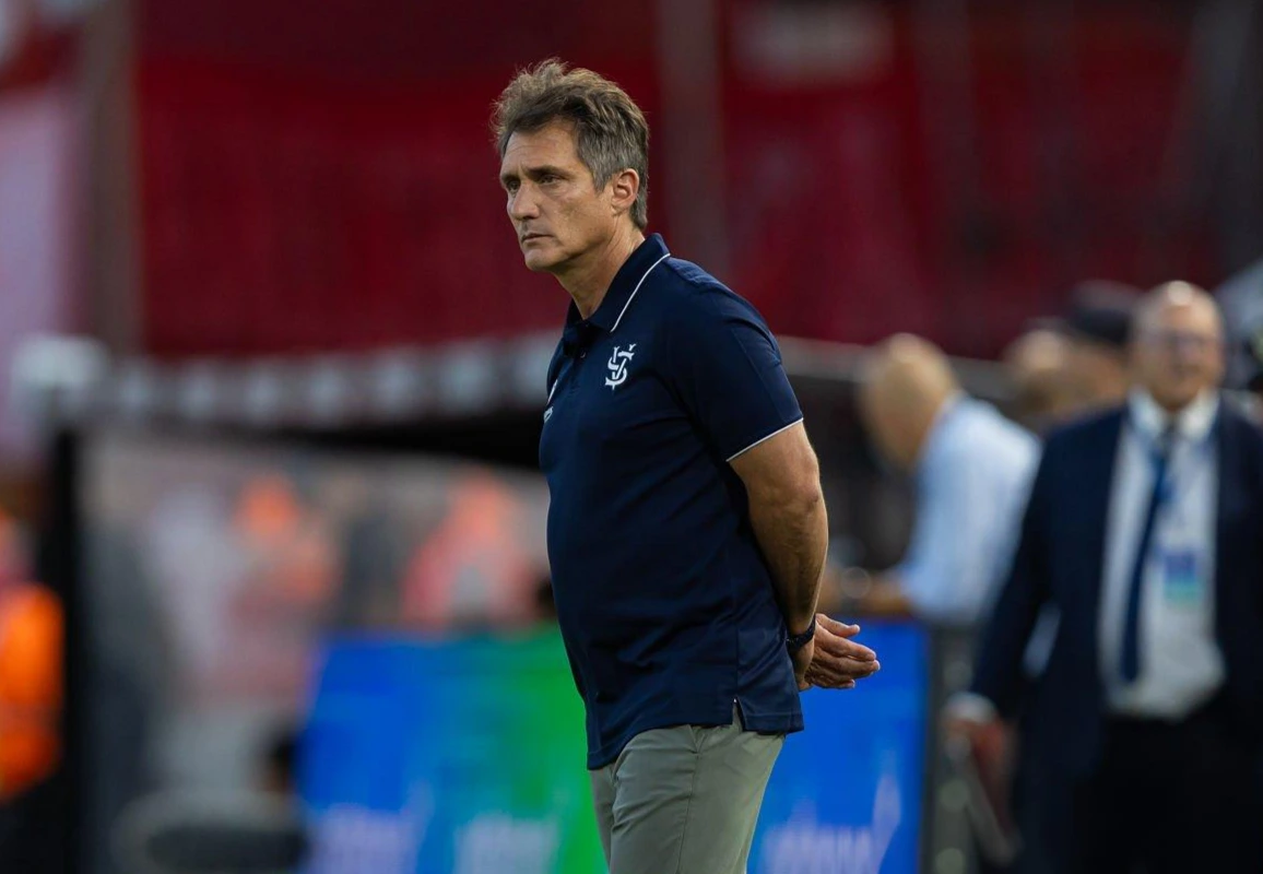 Guillermo Barros Schelotto tiene contrato con Vélez hasta finales de año
