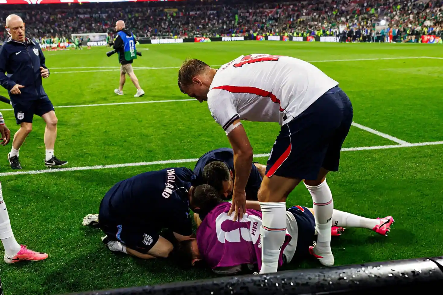 Insólito: Jordan Henderson se quebró la muñeca durante los festejos de Inglaterra y se pierde el resto del Mundial