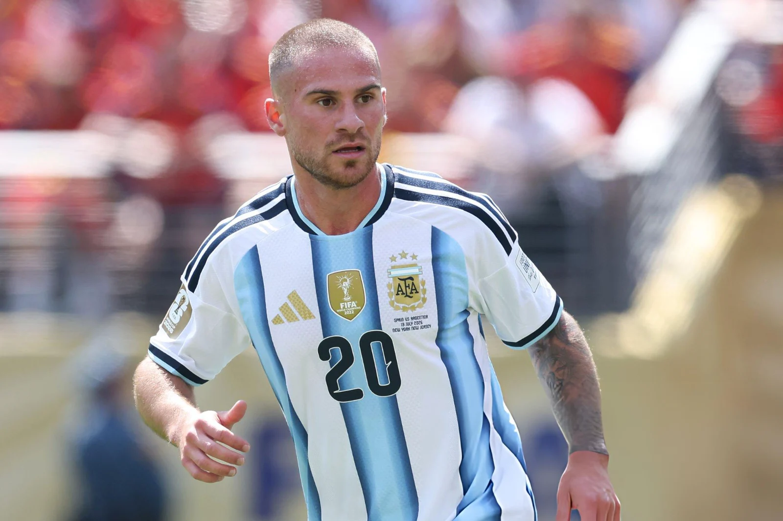 Alexis Mac Allister  se refirió al retiro de Lionel Messi y pidió por la continuidad de Lionel Scaloni en la Selección