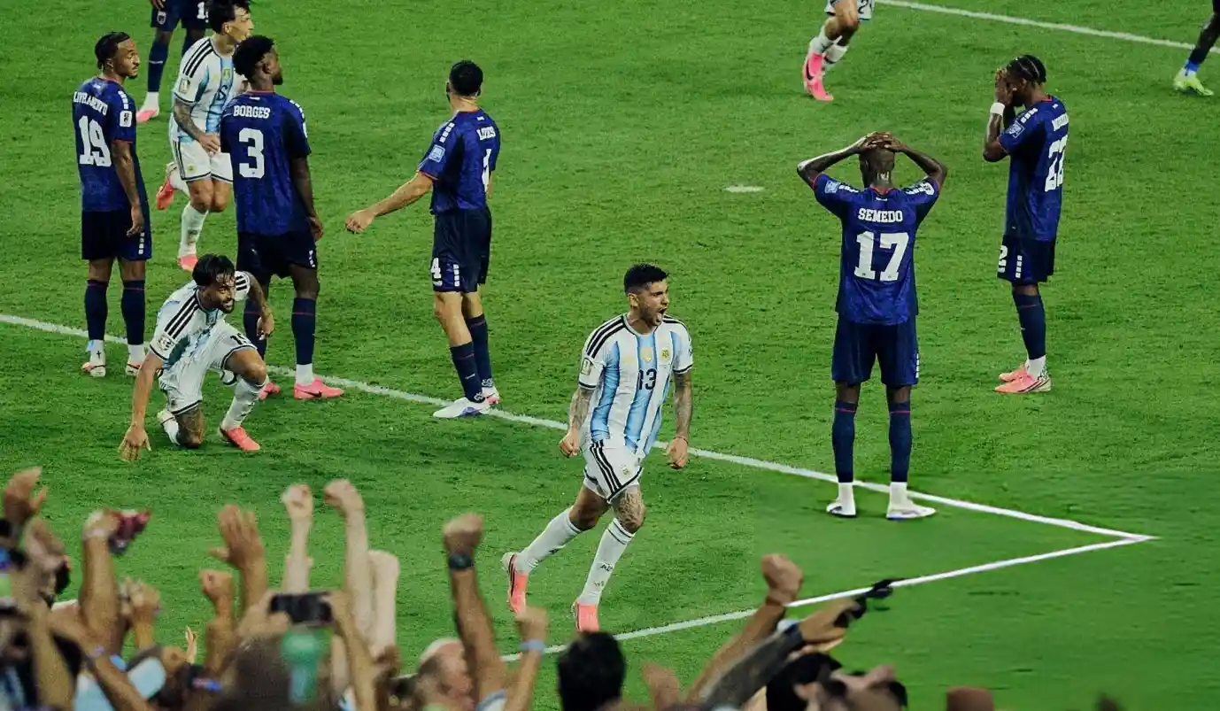 Argentina le ganó a Cabo Verde en tiempo extra con un gol al minuto 111 de Cuti Romero desviado en Diney Borges
