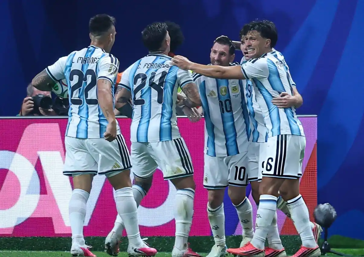 Argentina avanzó a cuartos de final tras hacer un remontada épica ante Egipto