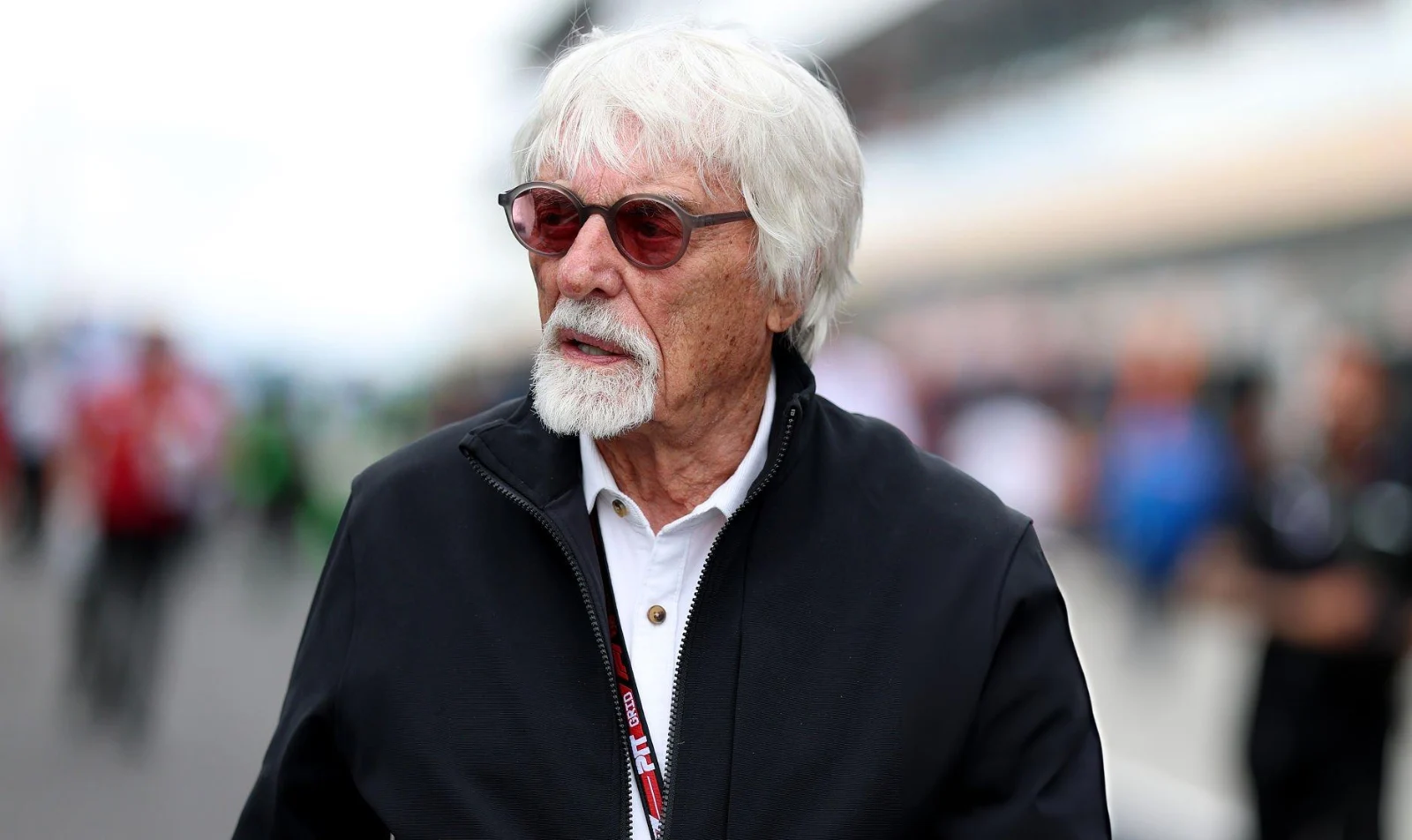 Ecclestone traveled without the weapon documents