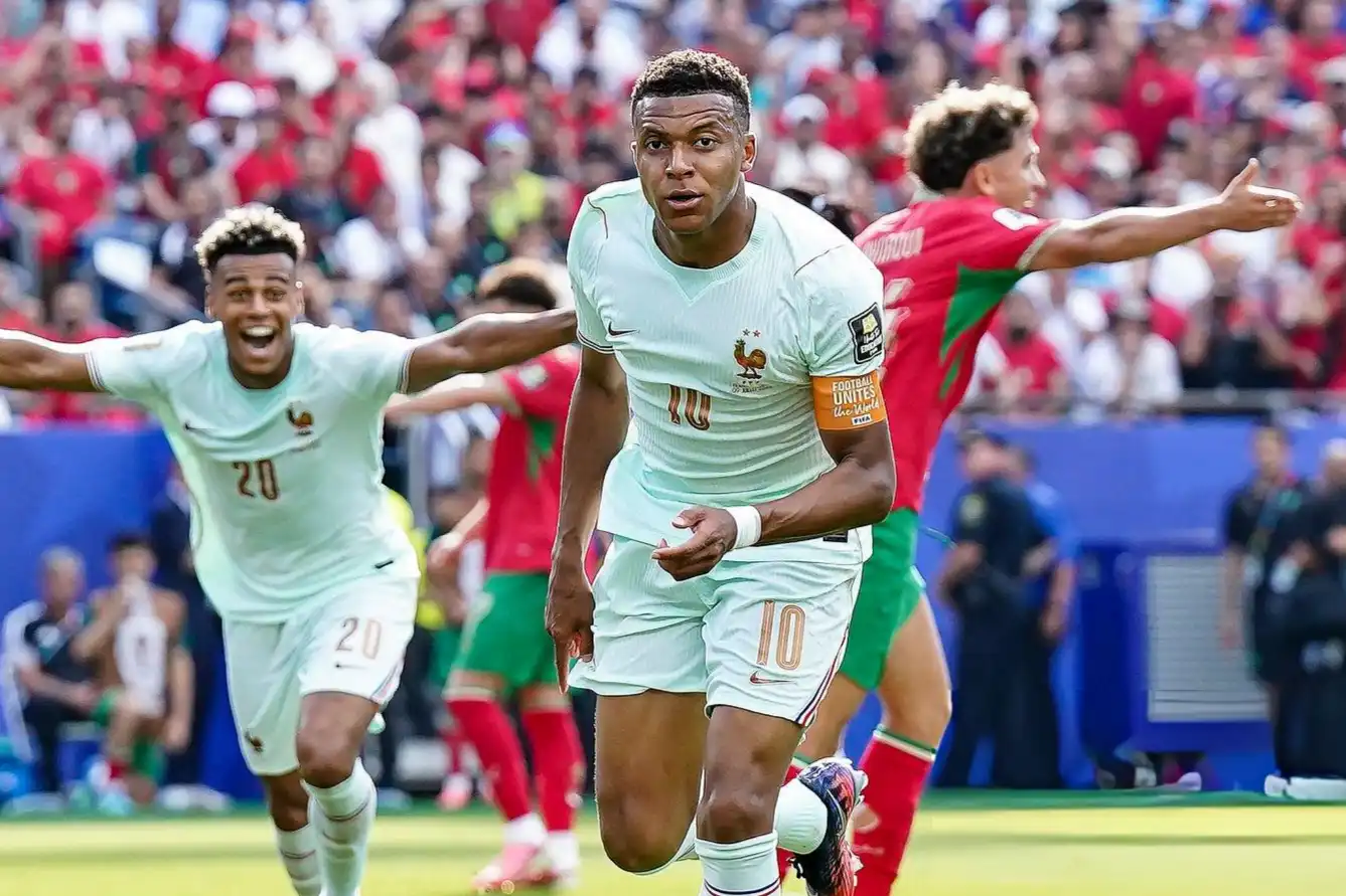 En un duelo entre africanos, Francia le ganó 2-0 a Marruecos y avanzó a las semifinales