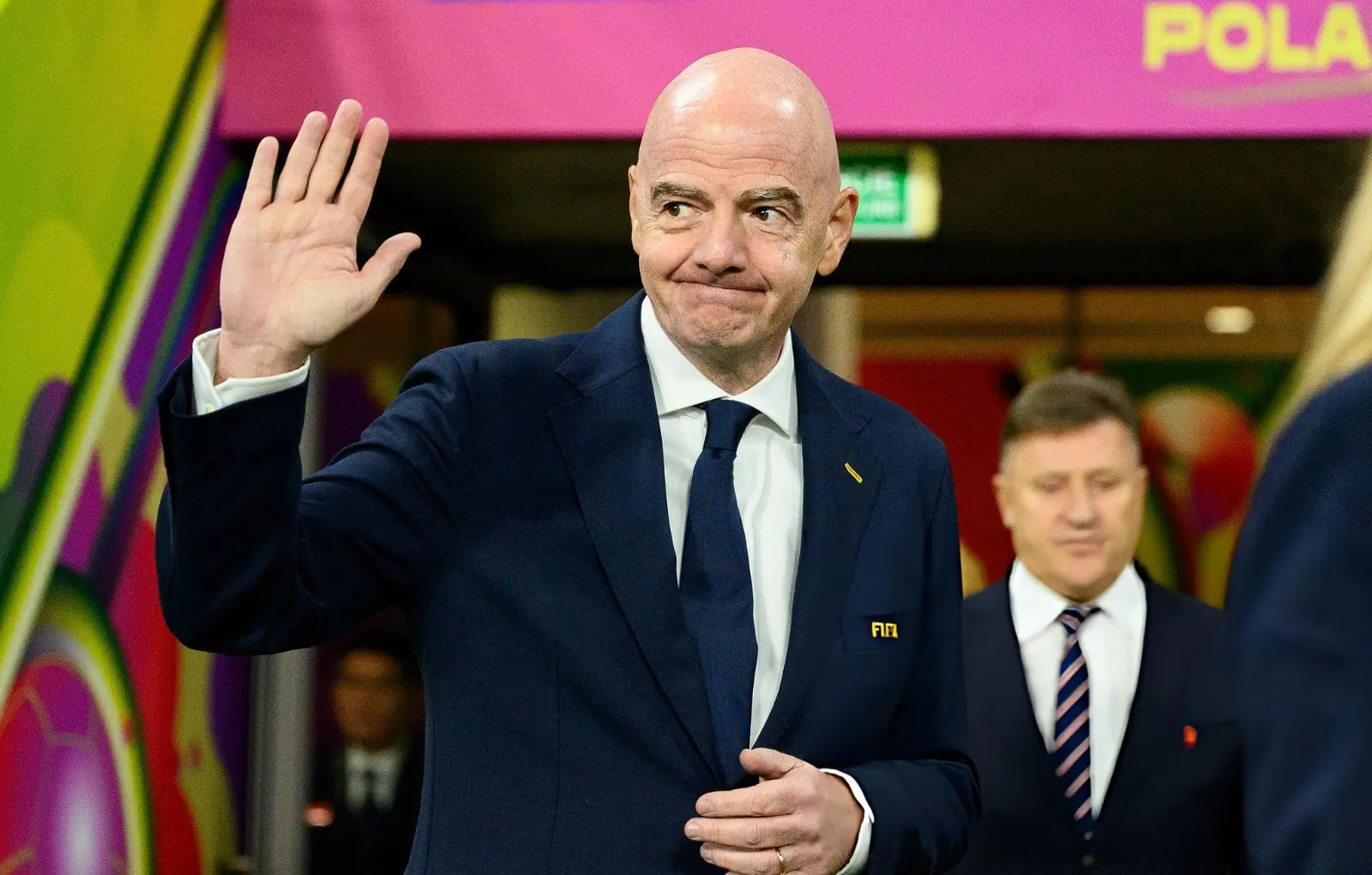 Infantino adelantó que las selecciones y confederaciones recibirían más fondos