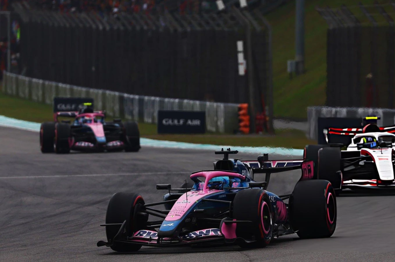 La apuesta de Alpine de empezar con las slicks no funcionó