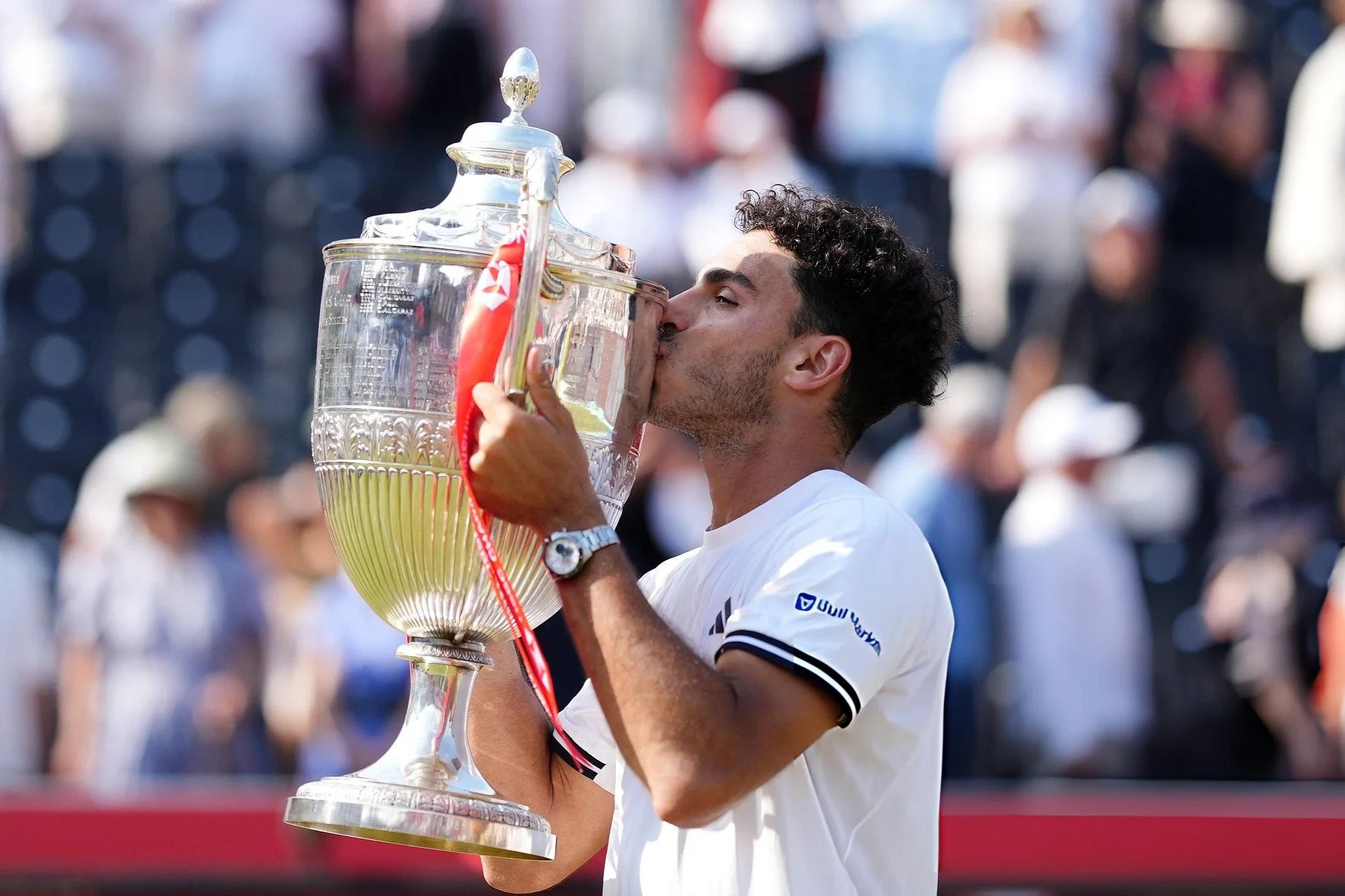 Francisco Cerúndolo hizo historia en Queen's y conquistó el título más importante de su carrera