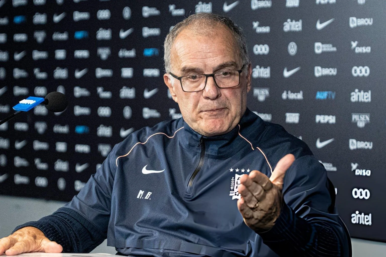 Marcelo Bielsa asumió toda la responsabilidad tras la eliminación de Uruguay: "Hemos decepcionado a los aficionados"