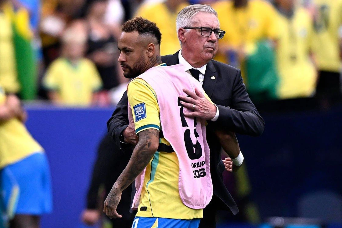 Carlo Ancelotti le cerró la puerta a Neymar en Brasil y pidió una renovación: "Es momento de centrarse en los jóvenes"