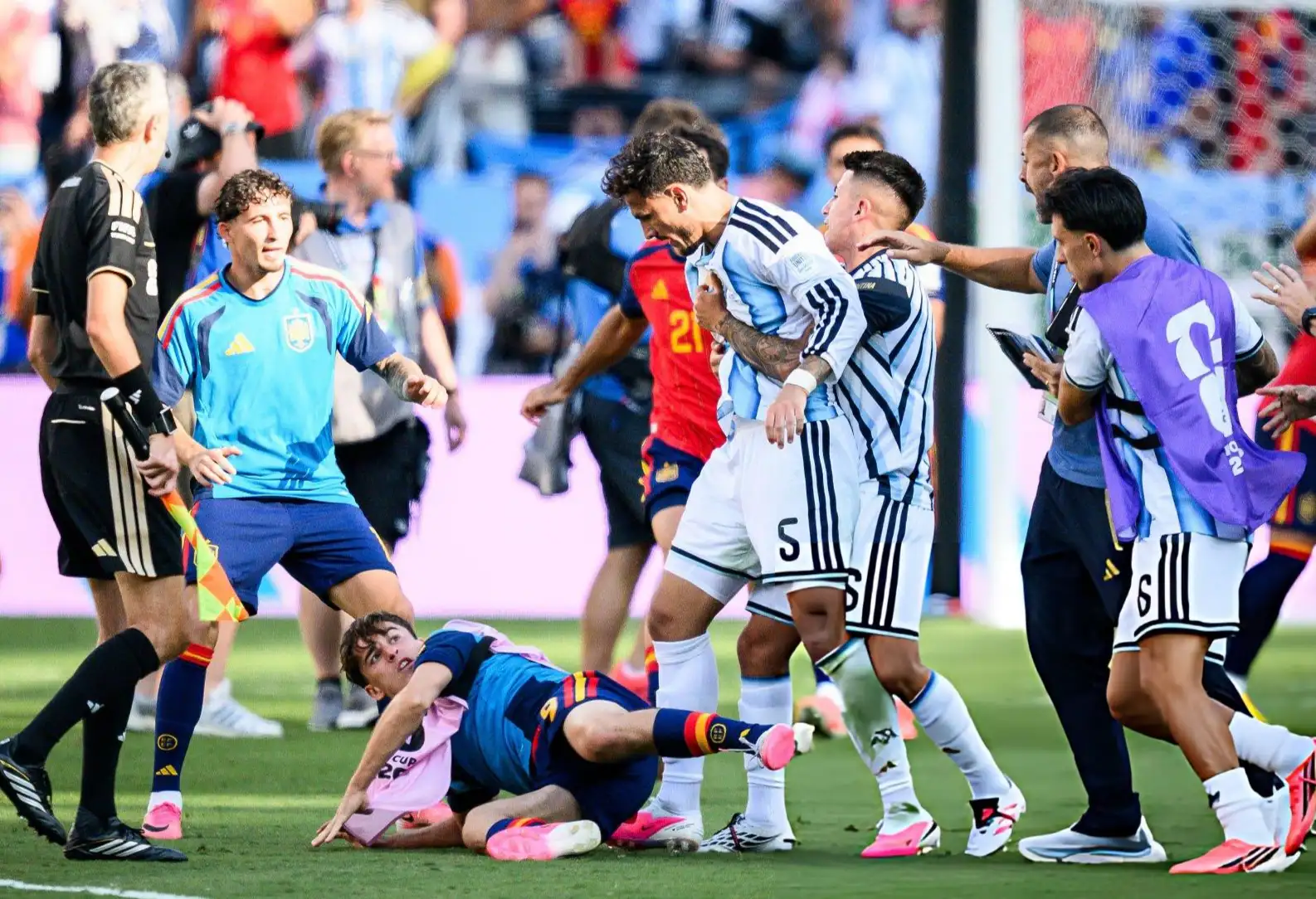 Los jugadores sancionados podrán cumplir sus suspensiones en amistosos clase A y/o partidos oficiales
