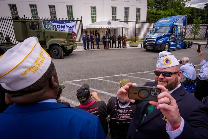 Los veteranos se reúnieron para apoyar la iniciativa de Trump de los "Freedom Haulers". 
