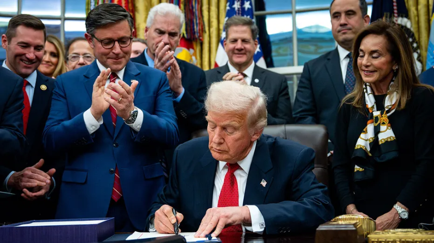 Trump signed the law that guarantees funding for ICE and the Border Patrol until the end of his term