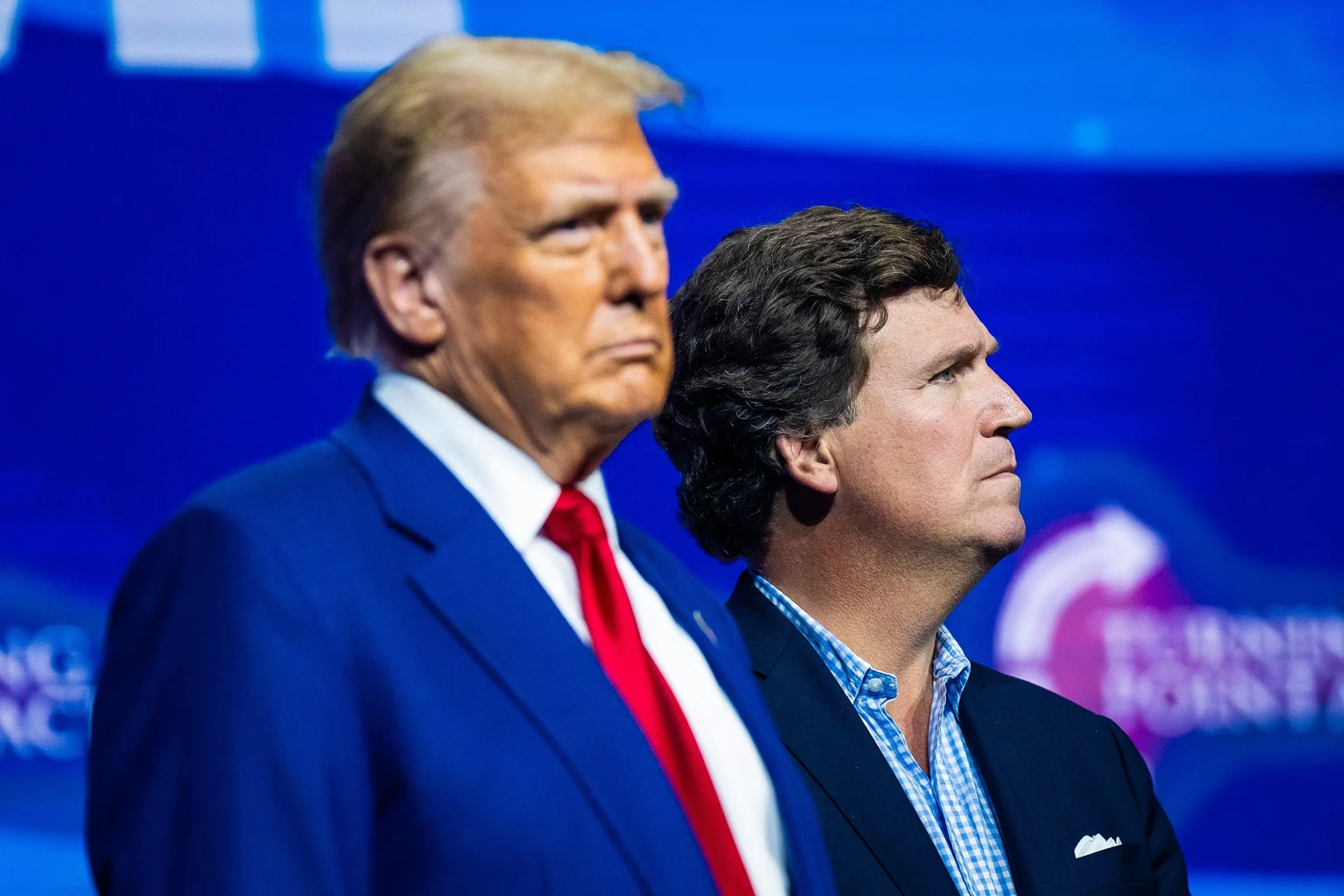 Donald Trump y Tucker Carlson.