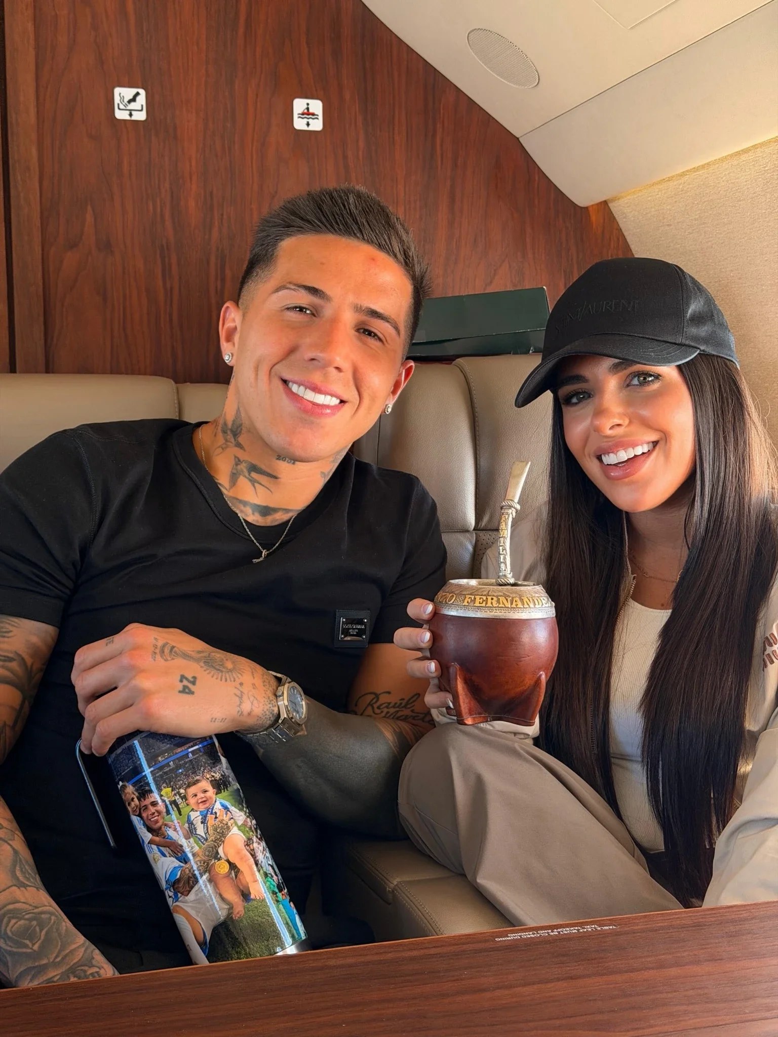 Enzo Fernández y Valentina Cervantes