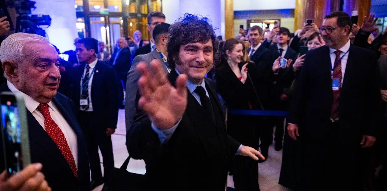 Javier Milei at his entrance to the Stock Exchange
